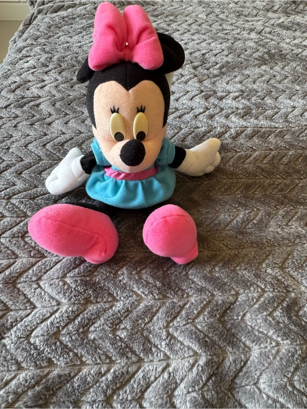 Vintage Minnie Mouse Plush Toy - Pink Bow & Shoes, Blue Dress.